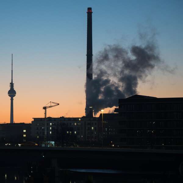 Wärmewende ... zwingen Heizversorger Berlin die "super teure" Gas-Alternative auf?